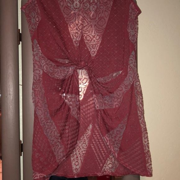 Gimmick by BKE tank top - Picture 2 of 3